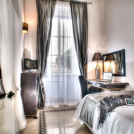 Romance Al Colosseo Room photo