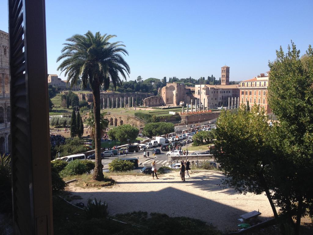Romance Al Colosseo Apartment Rome